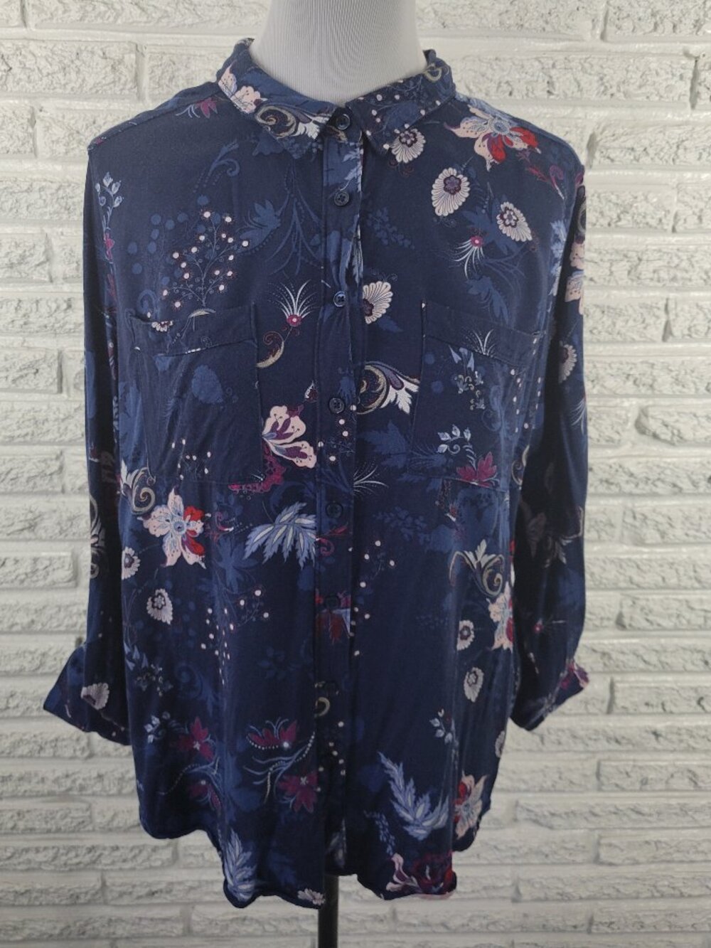 Liz Claiborne Women XL Top Blue Floral Rayon Roll Tab Long Sleeve FLO24E
